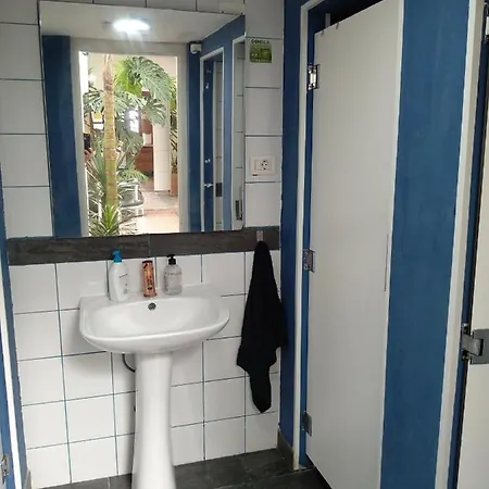 Puerto Nest Ostello *