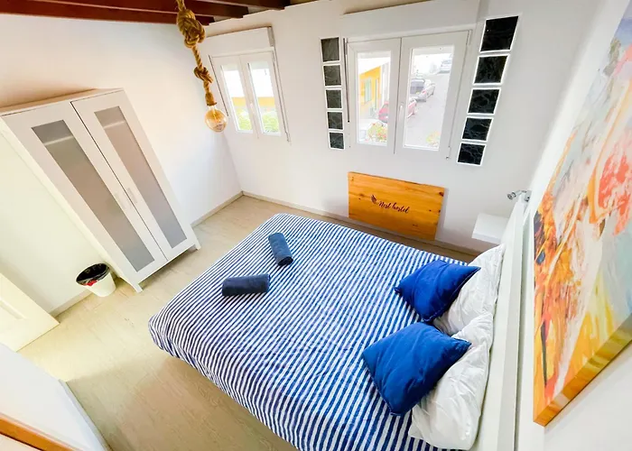 Puerto Nest Hostal *