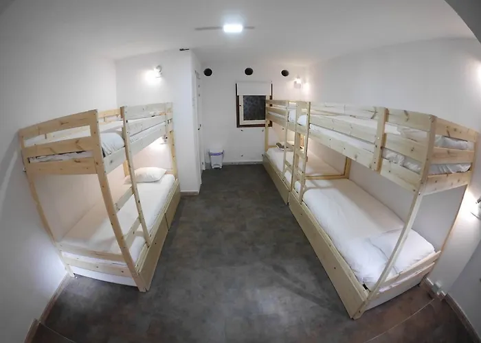 Puerto Nest Hostel *